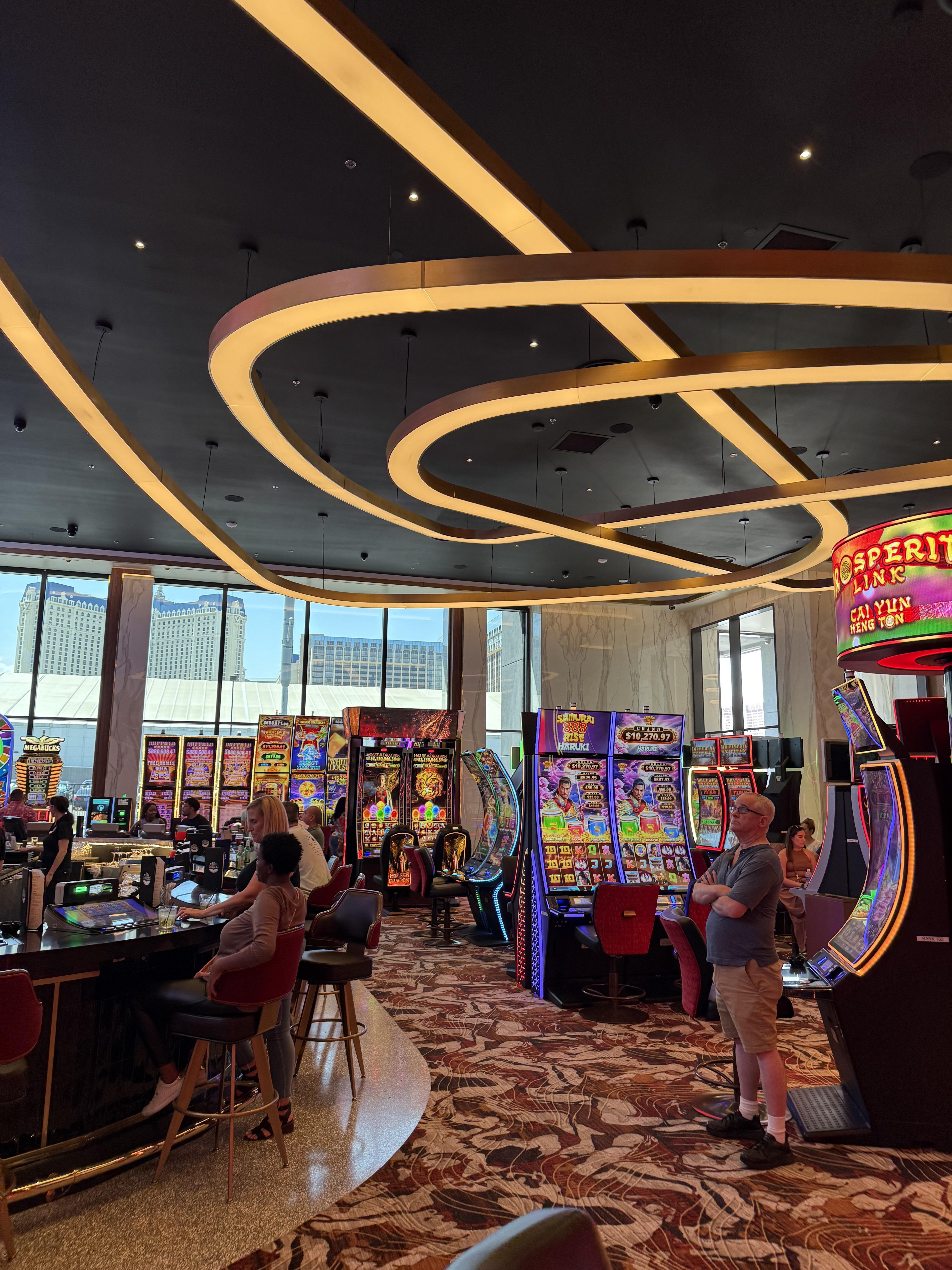 One Emotional Lounge Casino Thema avond
